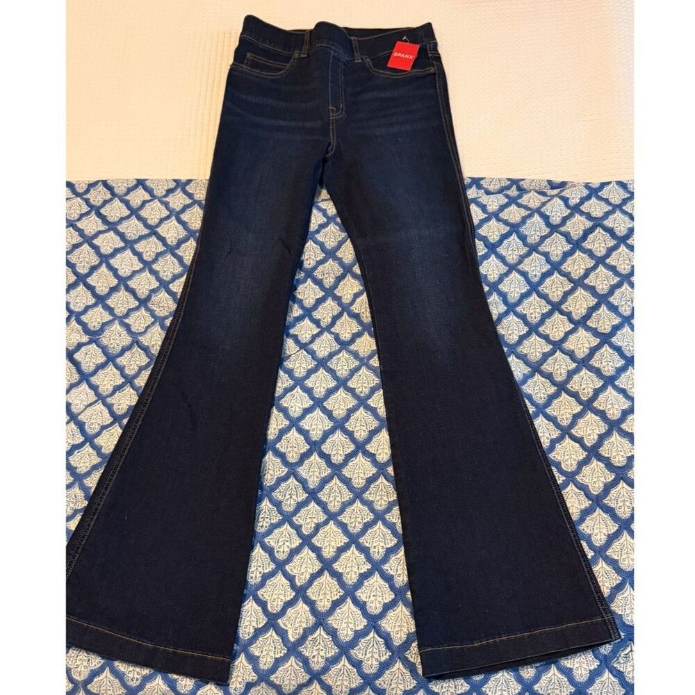 Spanx Flare Jeans High Rise Pull On Stretch Denim 20327R - Size M Medium - NWT